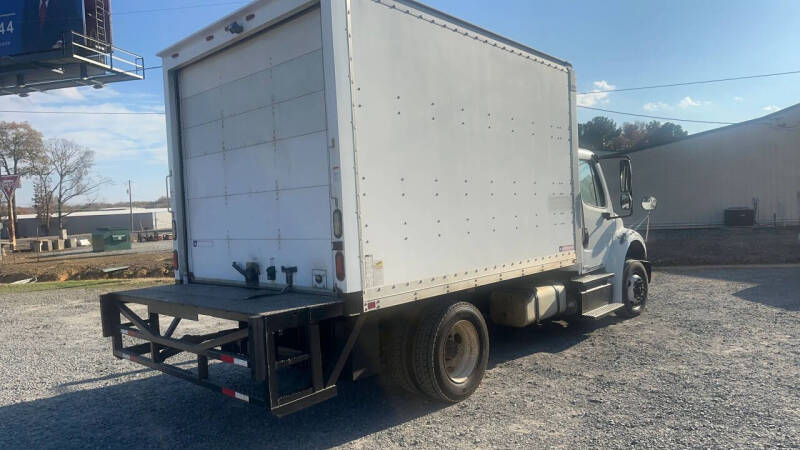 2012 Freightliner M2 106