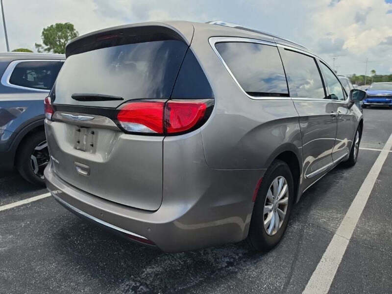2018 Chrysler Pacifica Touring L Plus