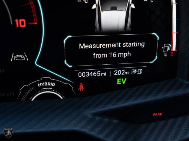 2024 Lamborghini Revuelto