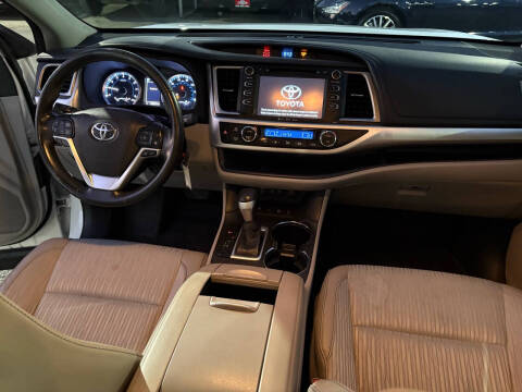 2017 Toyota Highlander LE Plus