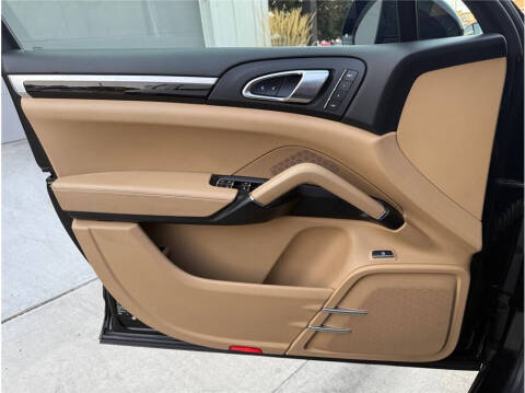 2016 Porsche Cayenne S E-Hybrid