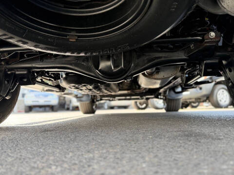 2005 Toyota Sequoia SR5