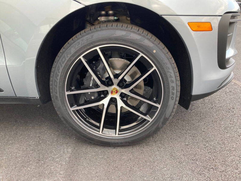 2025 Porsche Macan