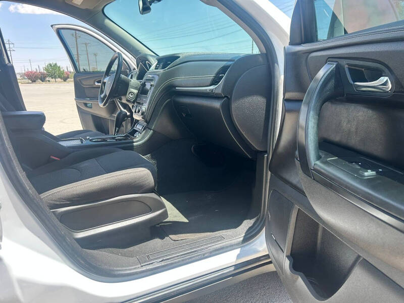 2017 Chevrolet Traverse LT