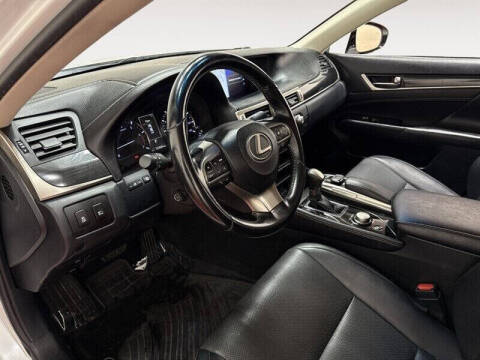 2017 Lexus GS 200t