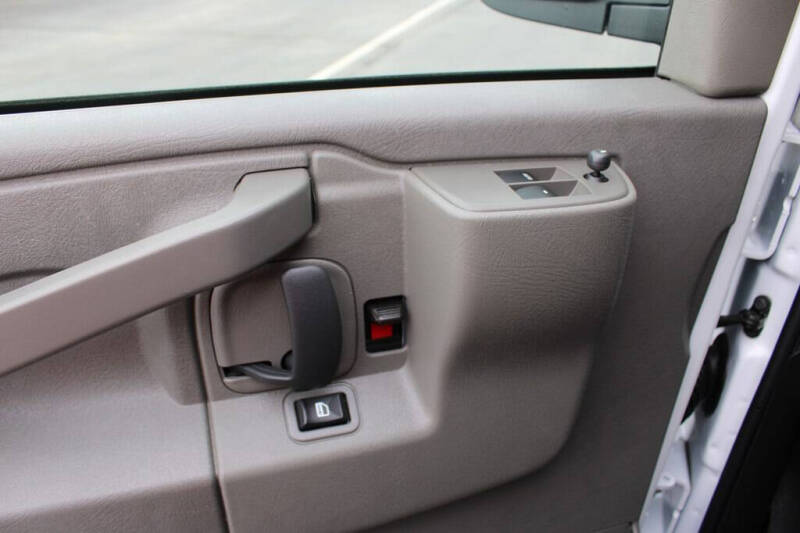 2024 Chevrolet Express 2500