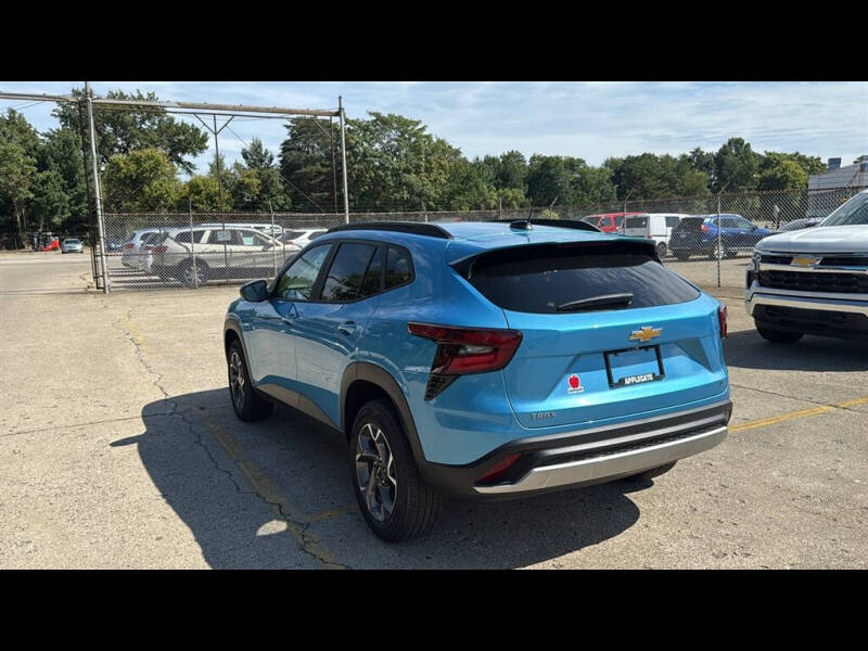 2025 Chevrolet Trax LT