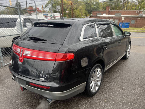 2010 Lincoln MKT