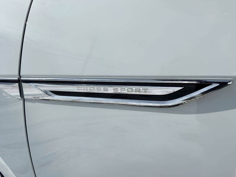 2022 Volkswagen Atlas Cross Sport SE 4Motion
