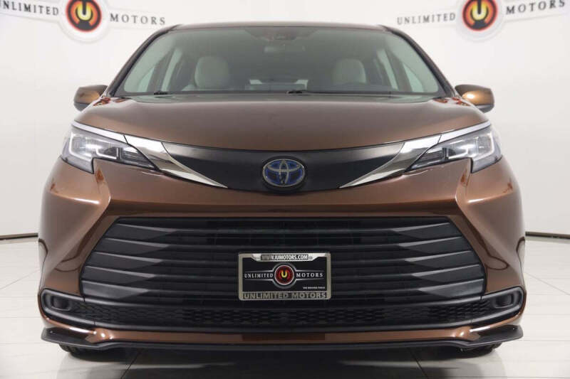 2021 Toyota Sienna LE 8-Passenger