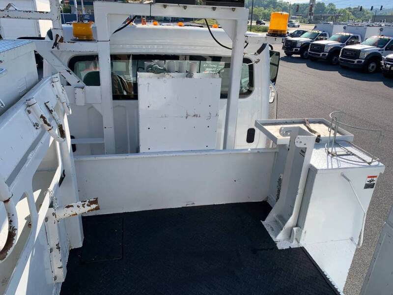 2014 Freightliner M2 106