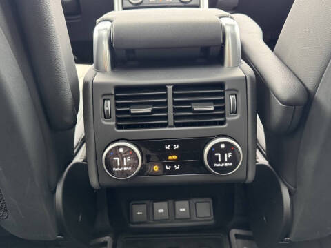 2023 Land Rover Discovery P300 S R-Dynamic