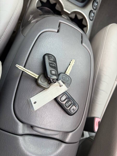 2004 Toyota Sequoia Limited