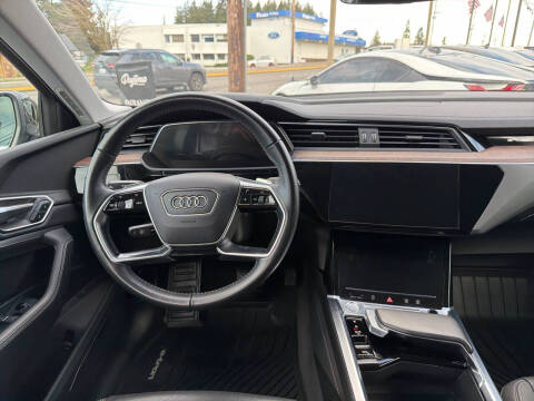 2019 Audi e-tron quattro Premium Plus