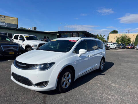 2017 Chrysler Pacifica Touring-L Plus