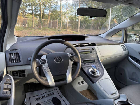 2010 Toyota Prius III