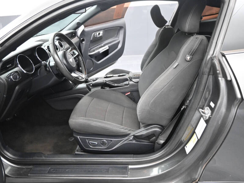 2016 Ford Mustang V6