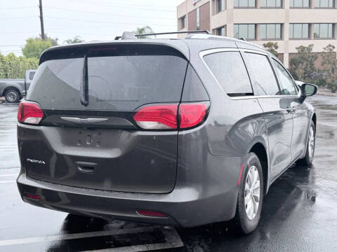 2017 Chrysler Pacifica Touring
