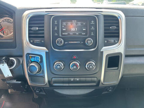 2017 RAM 1500 SLT