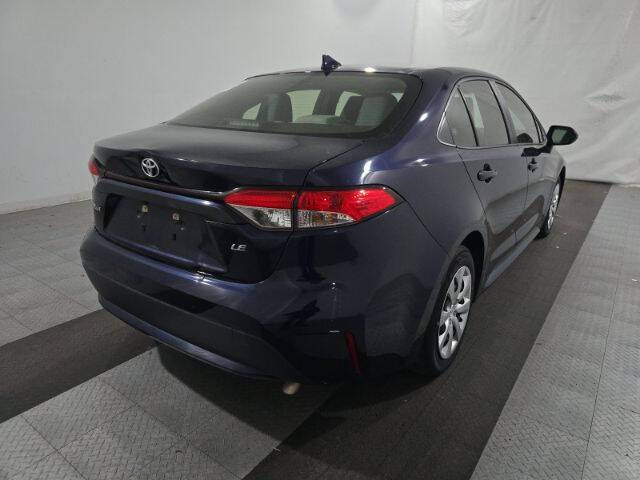 2021 Toyota Corolla LE's photo