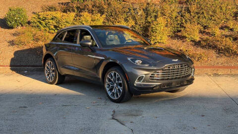 2022 Aston Martin DBX