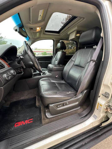 2011 GMC Yukon SLT