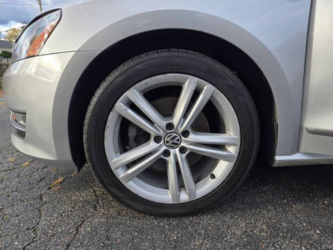 2014 Volkswagen Passat 1.8T SEL Premium PZEV
