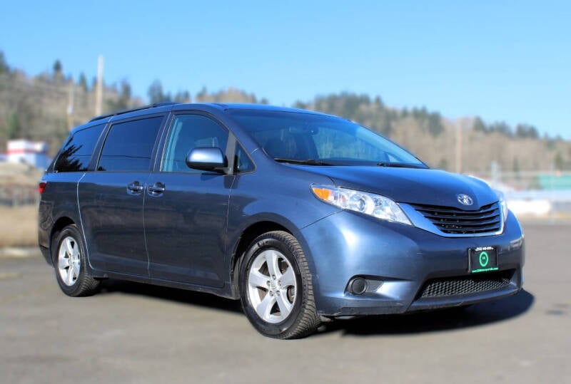 2015 Toyota Sienna for sale at GQ Motorsports in Auburn WA