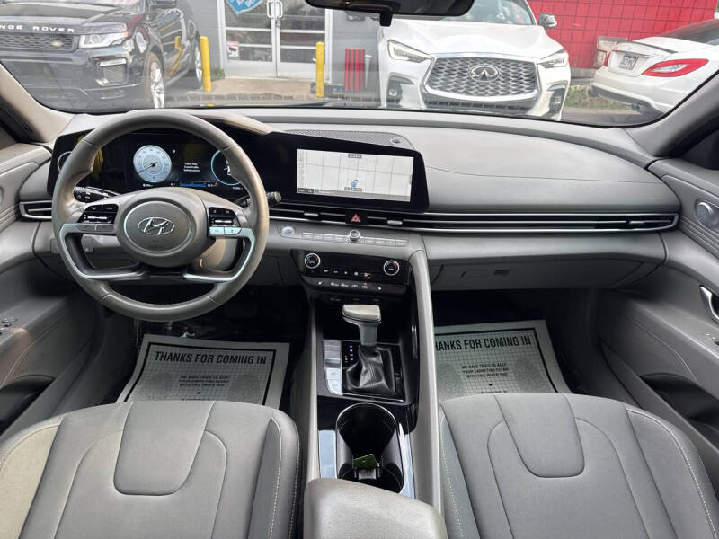 2023 Hyundai Elantra SEL