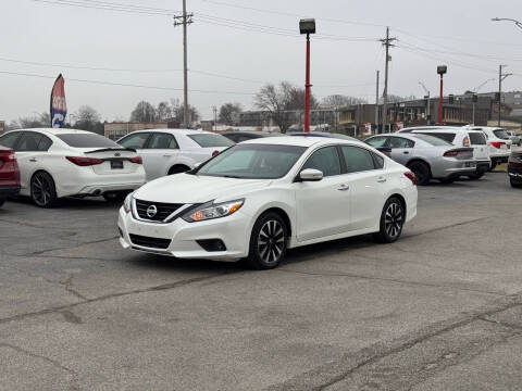 2018 Nissan Altima for sale at El Chapin Auto Sales, LLC. in Omaha NE