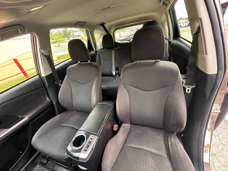 2015 Toyota Prius v Three