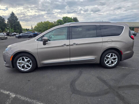 2018 Chrysler Pacifica Touring L Plus