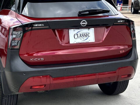 2025 Nissan Kicks SR