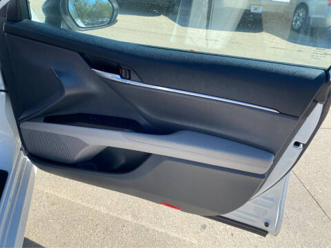 2021 Toyota Camry Hybrid LE