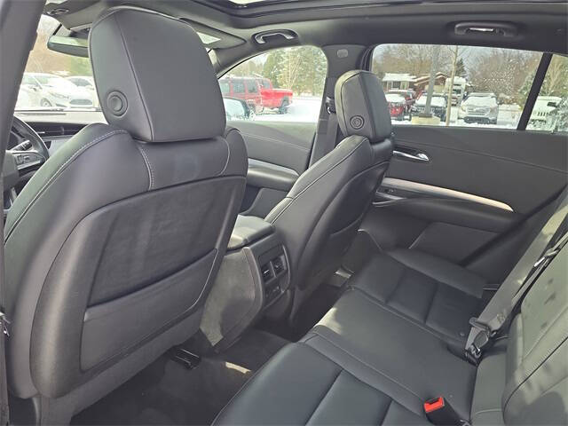 2022 Cadillac XT4 Premium Luxury