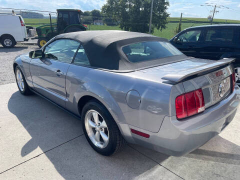 2006 Ford Mustang V6 Deluxe