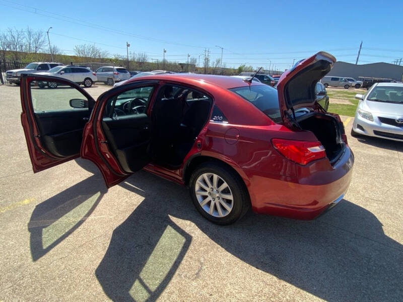 2012 Chrysler 200 Touring
