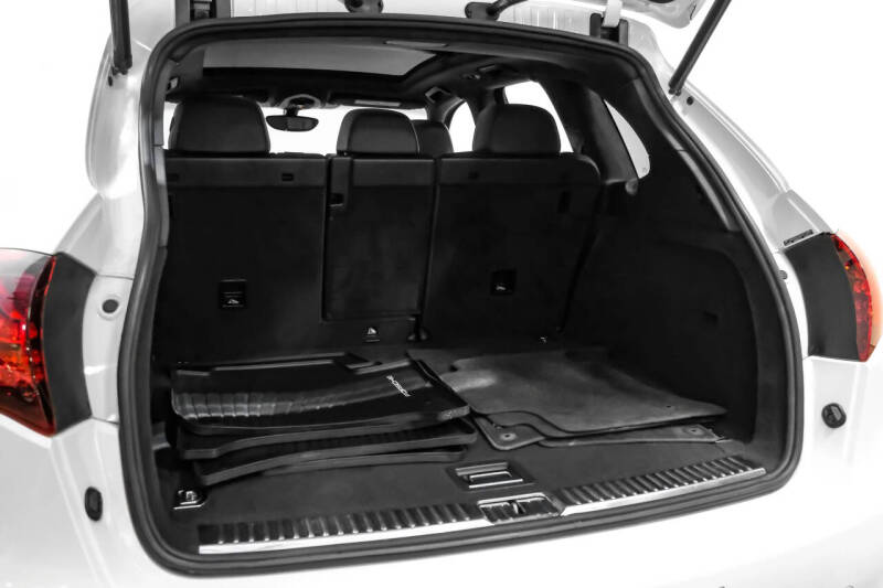 2014 Porsche Cayenne GTS