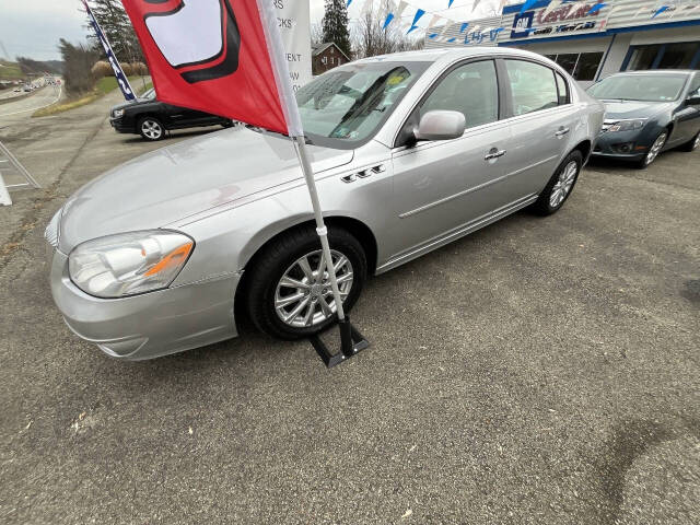 2010 Buick Lucerne CXL photo 2