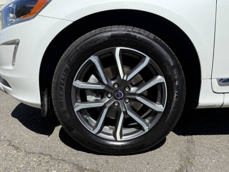 2017 Volvo XC60 T6 Dynamic