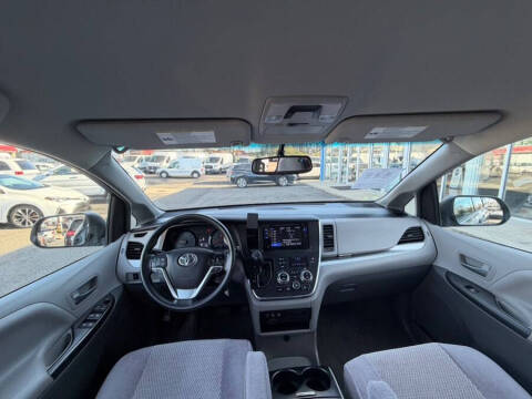 2016 Toyota Sienna