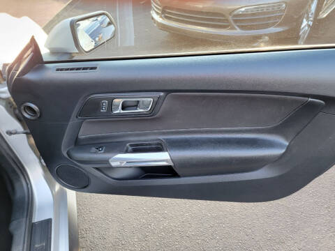 2015 Ford Mustang V6