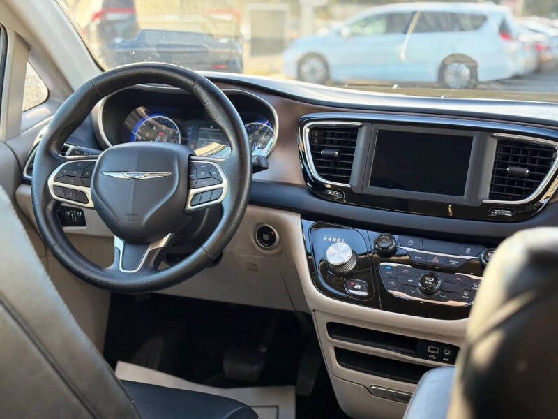 2020 Chrysler Voyager LXi