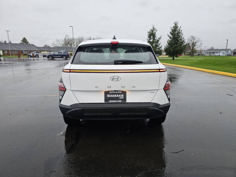 2024 Hyundai Kona SE