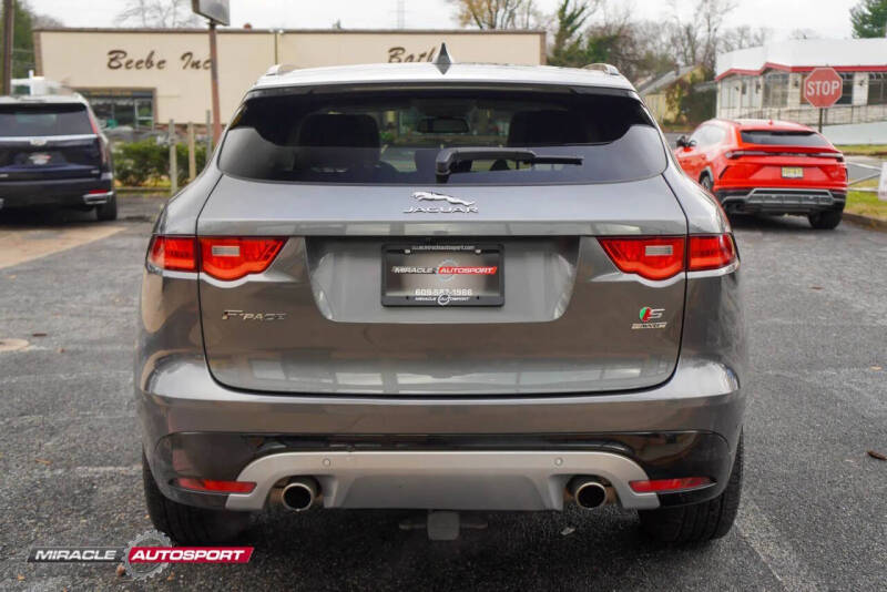 2018 Jaguar F-PACE S