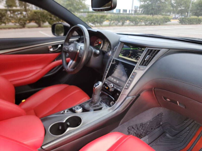 2022 Infiniti Q60 Red Sport 400