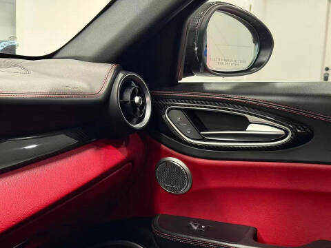 2017 Alfa Romeo Giulia Quadrifoglio