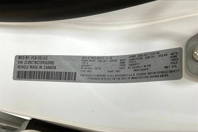 2025 Chrysler Pacifica Select