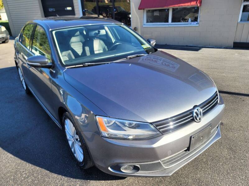 2011 Volkswagen Jetta for sale at I-Deal Cars LLC in York PA