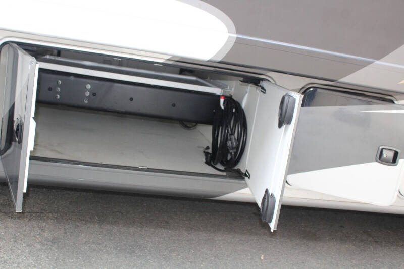 2018 Thor Motor Coach Palazzo 36.1